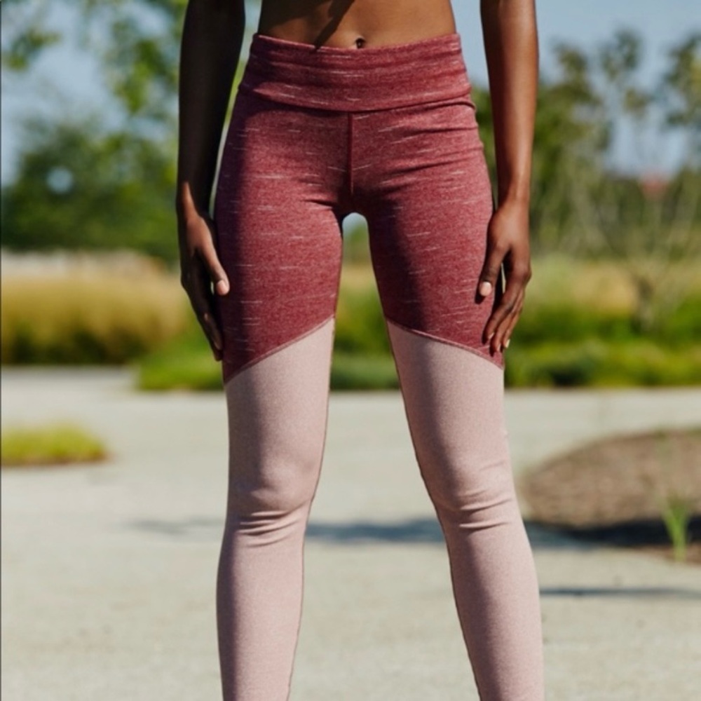 Free People Movement Evolution Mixed Knit Leggings Size XS Wine/Pink ** - Picture 1 of 3